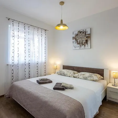 Apartment Schoene Nr,2 *