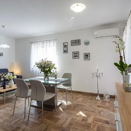 Apartment Schoene Nr,2 *